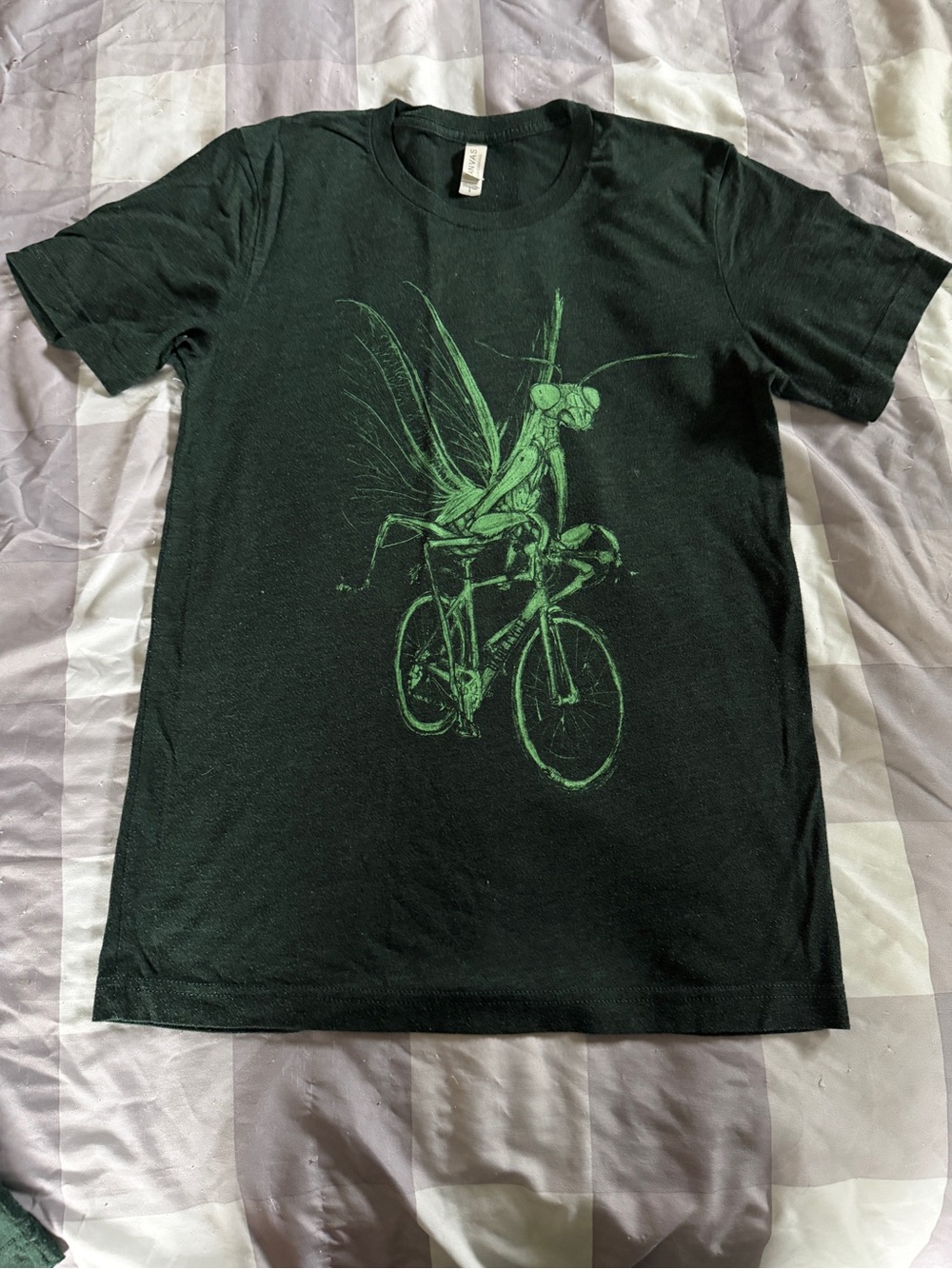 DarkCycle - Green Men’s Graphic Tee with lime Praying Mantis Bike Print